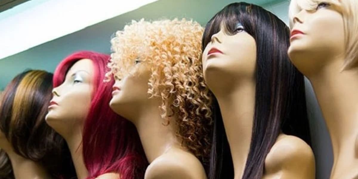 Perruques mixtes : Quels sont leurs avantages par rapport aux perruques naturelles ?